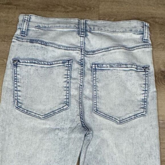 NOBO High Rise Cropped Denim Stretchy Jeans - Light Wash, Size 9 Juniors - Picture 5 of 13